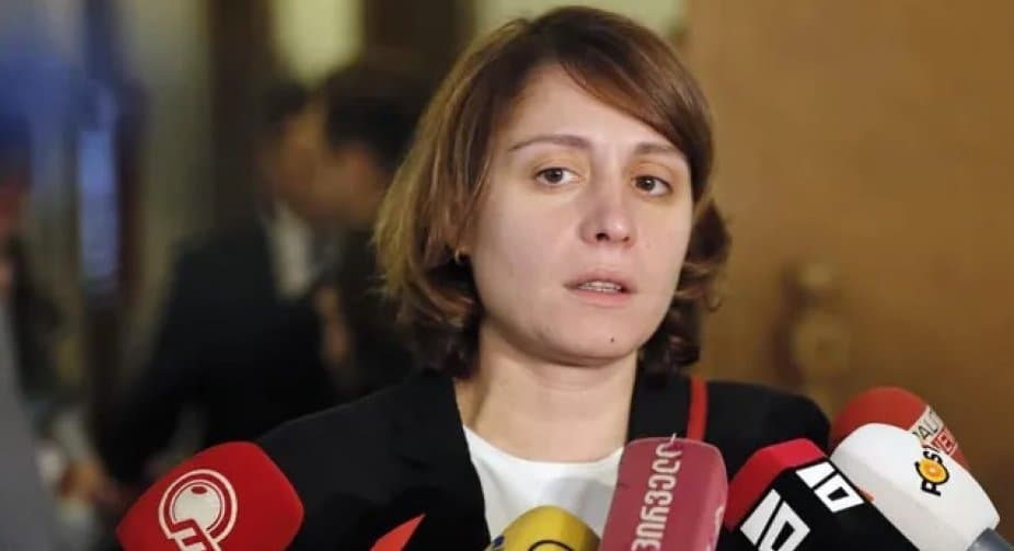 ელენე ხოშტარია – ევროკავშირში კარები არის შეღებული, ჩვენ კი ამ პროცესს დარტყმას ვაყენებთ