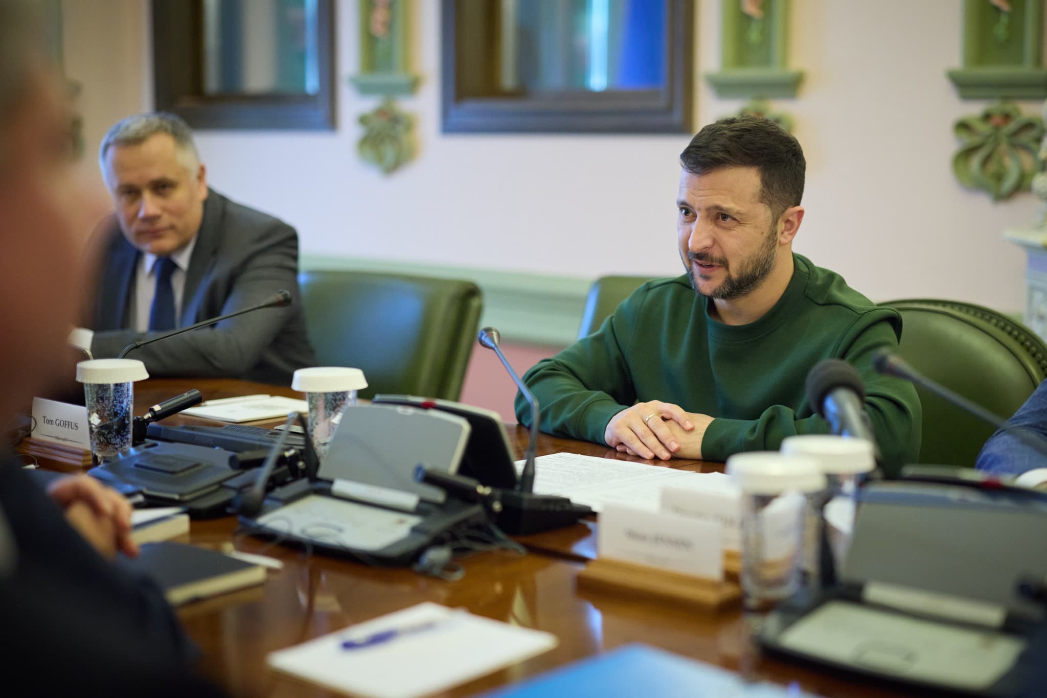 Frontnews image description