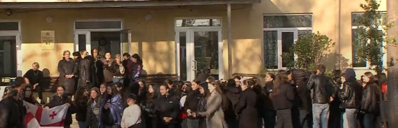 Frontnews image description