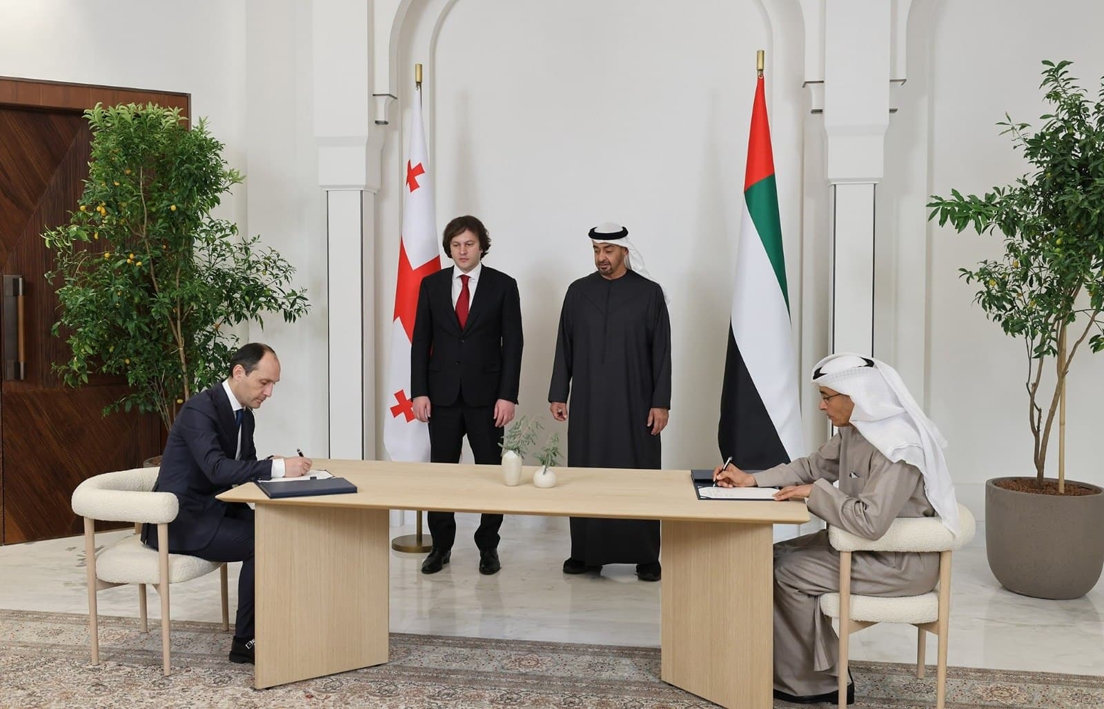 Frontnews image description