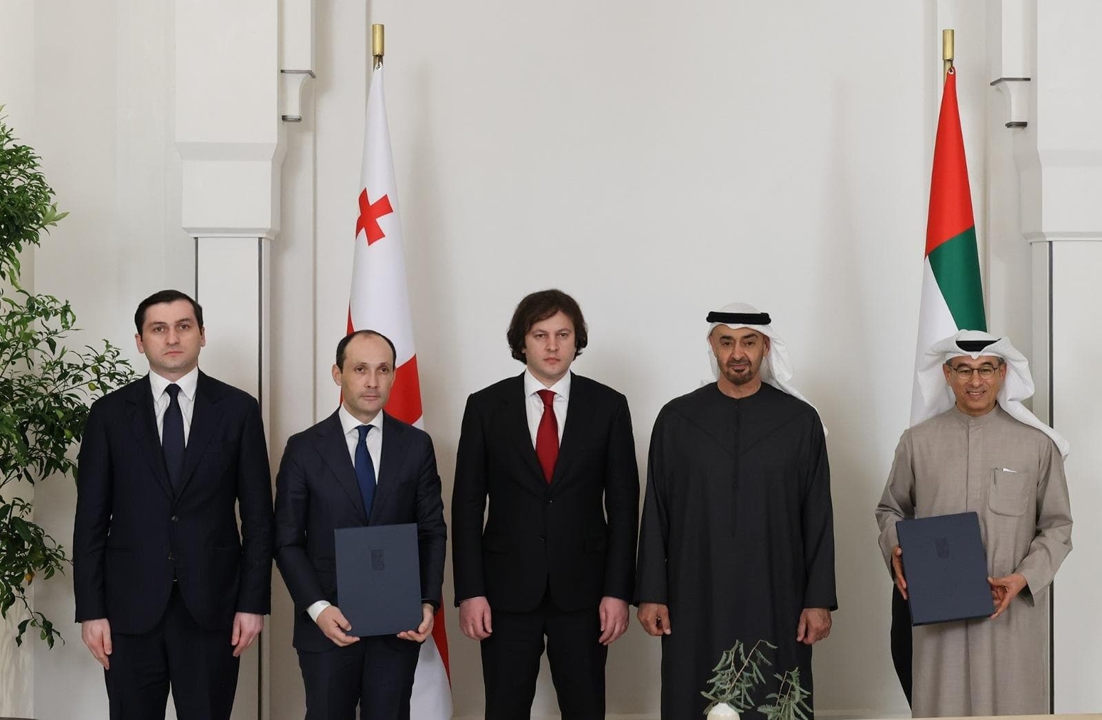 Frontnews image description