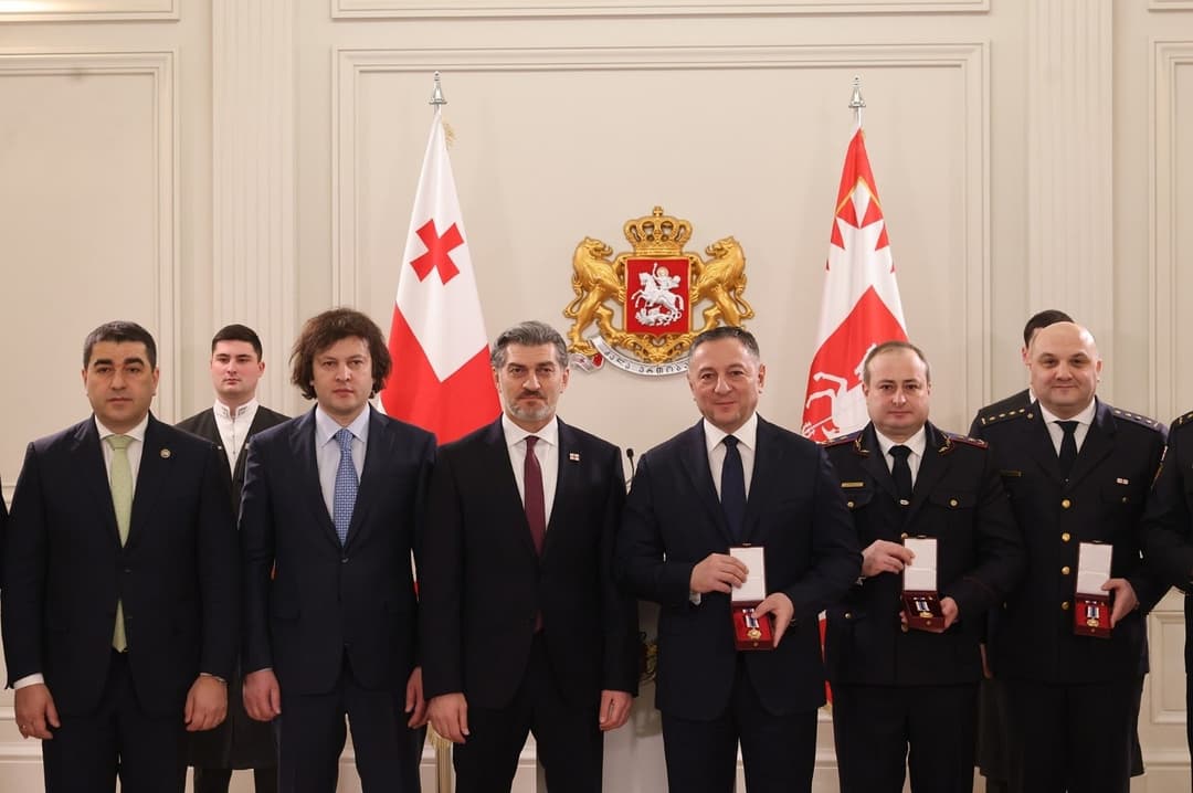 President awards sanctioned officials with Order of Honor