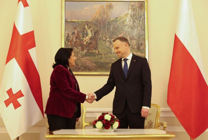 სალომე ზურაბიშვილი პოლონეთს ევროკავშირის საბჭოს თავმჯდომარეობას ულოცავს