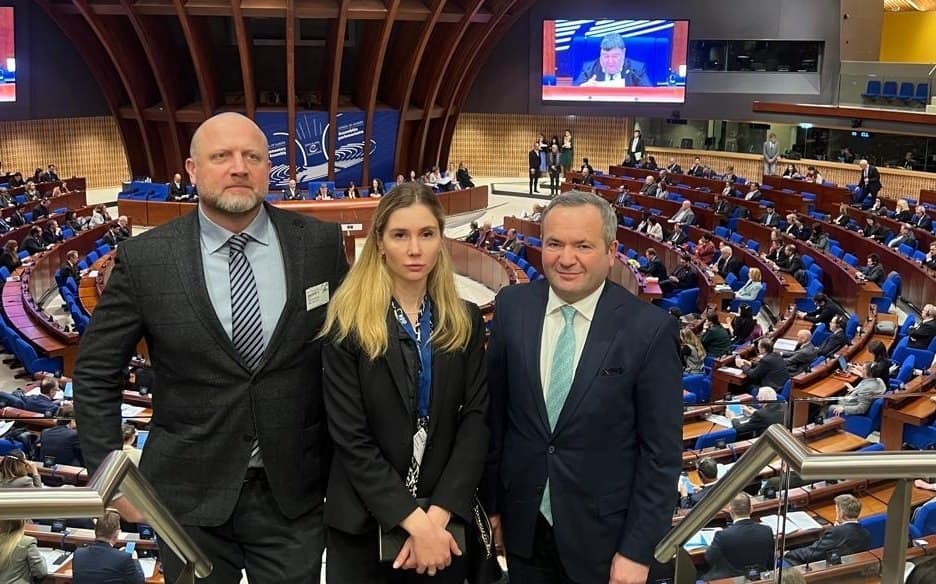 Frontnews image description