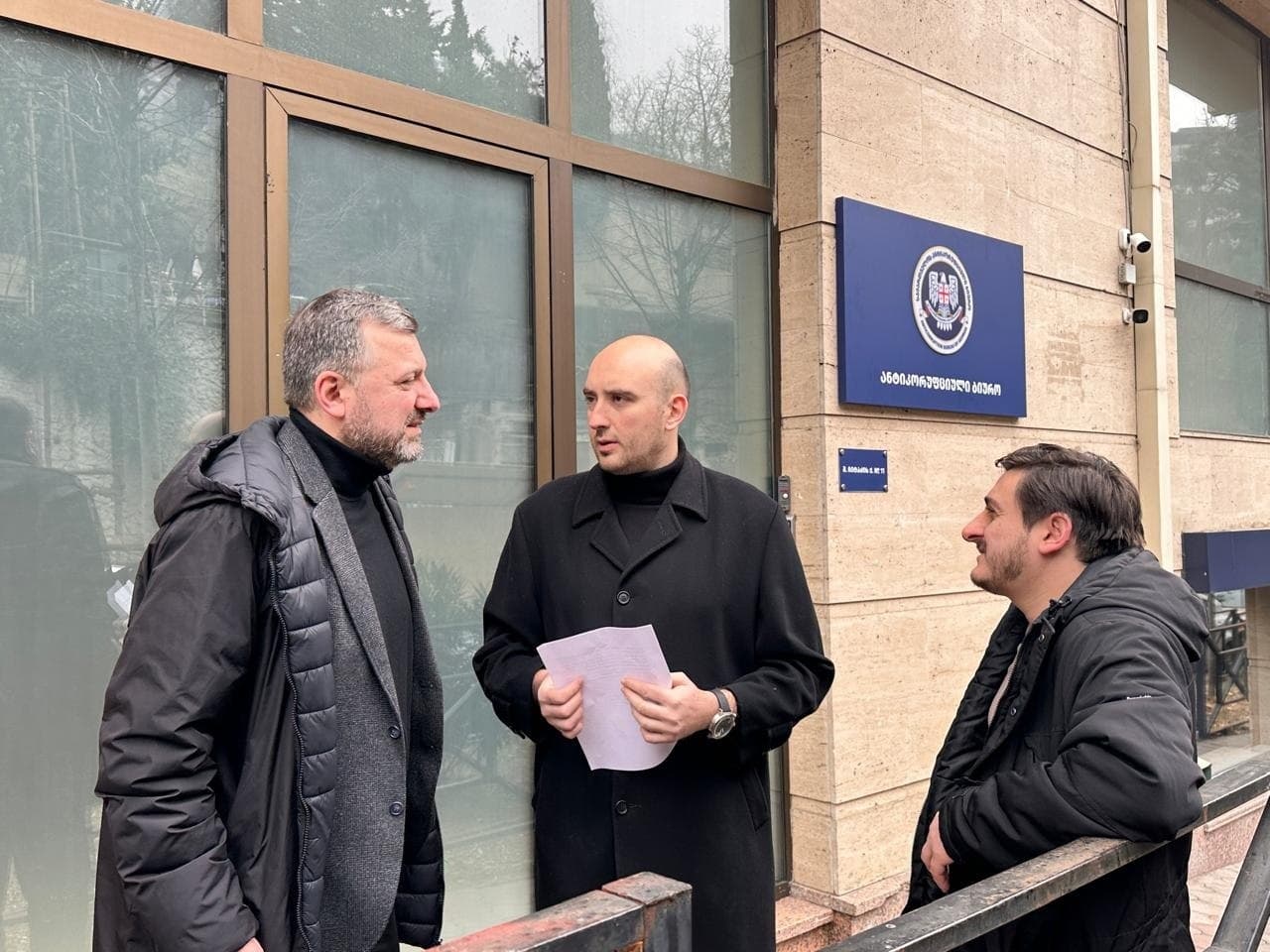 Frontnews image description