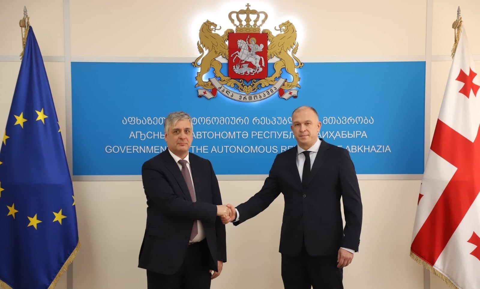 Frontnews image description