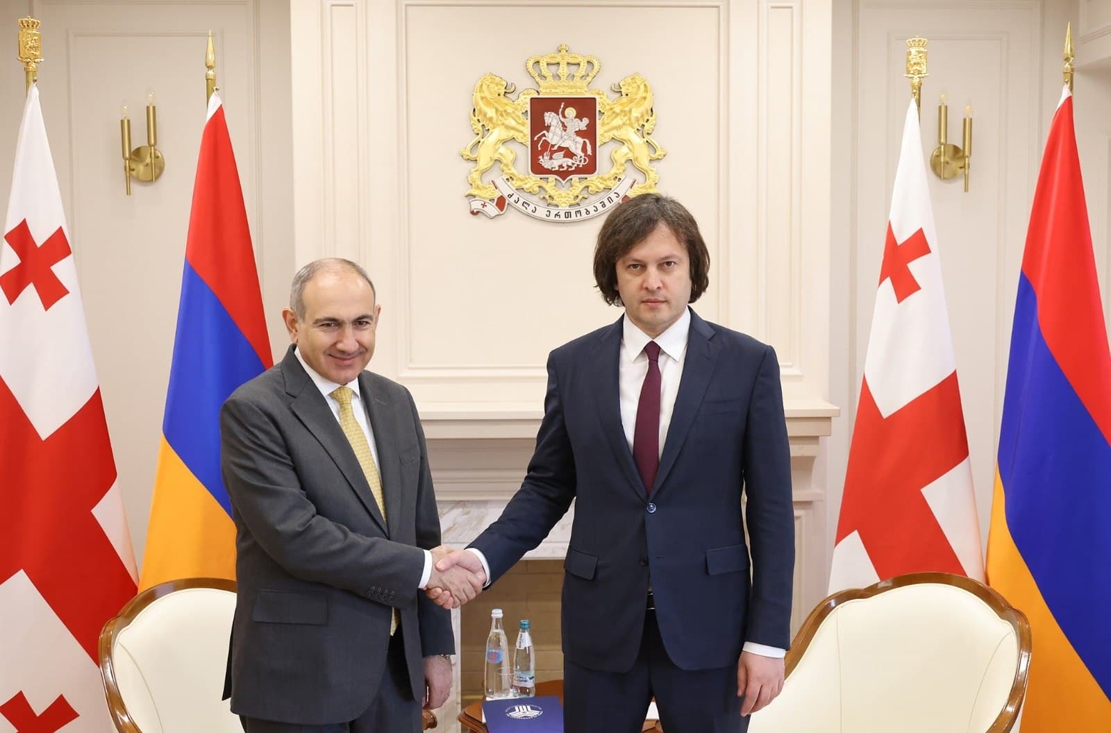 Frontnews image description