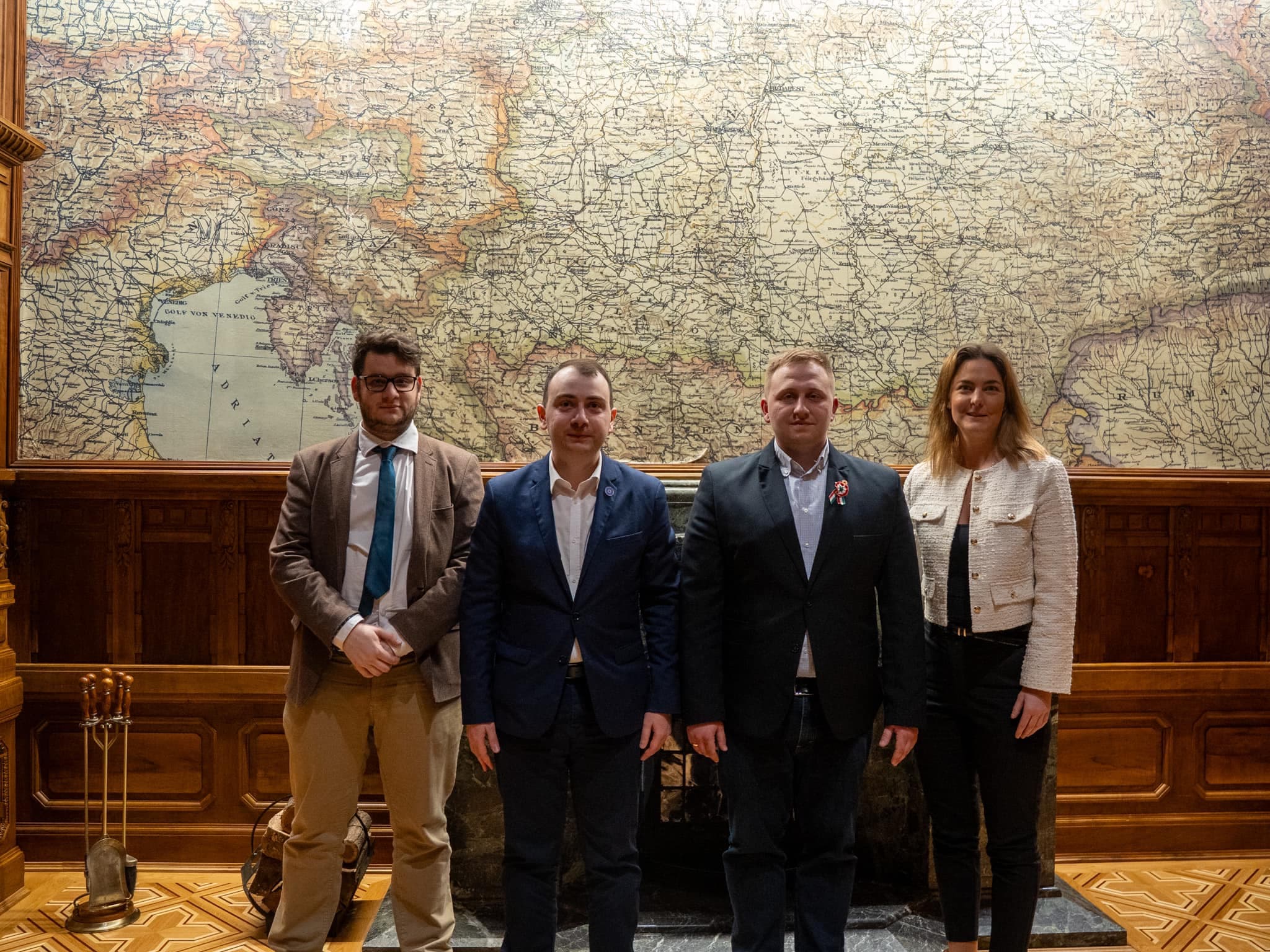 Frontnews image description