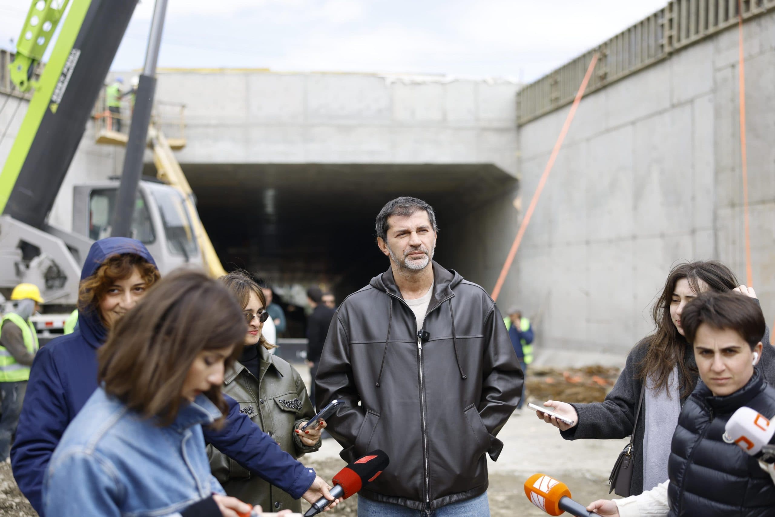 Frontnews image description