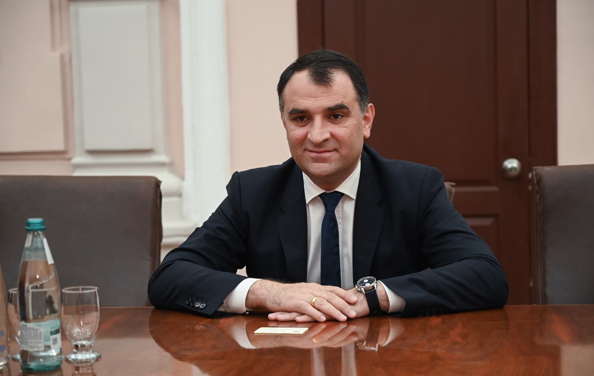 Frontnews image description