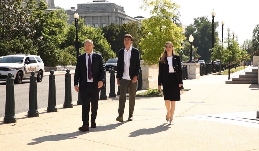 Frontnews image description