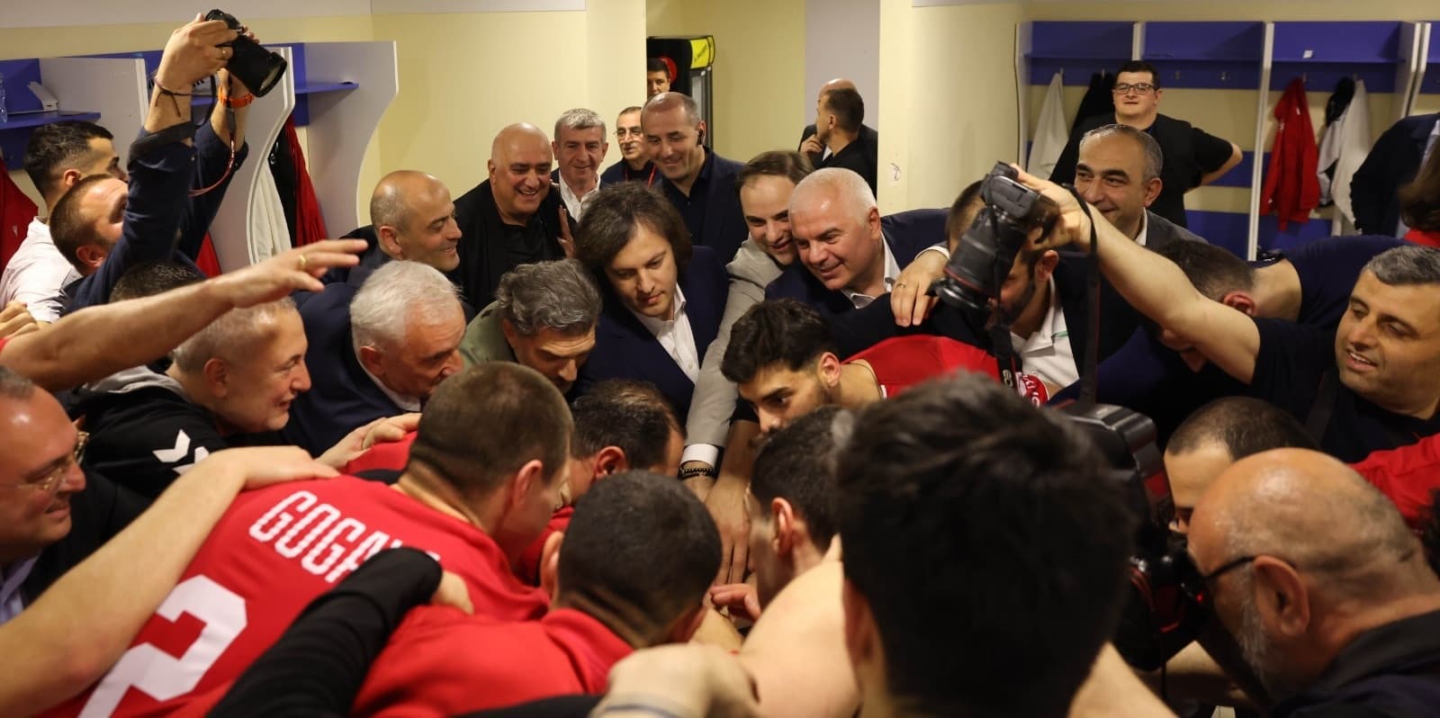 Frontnews image description