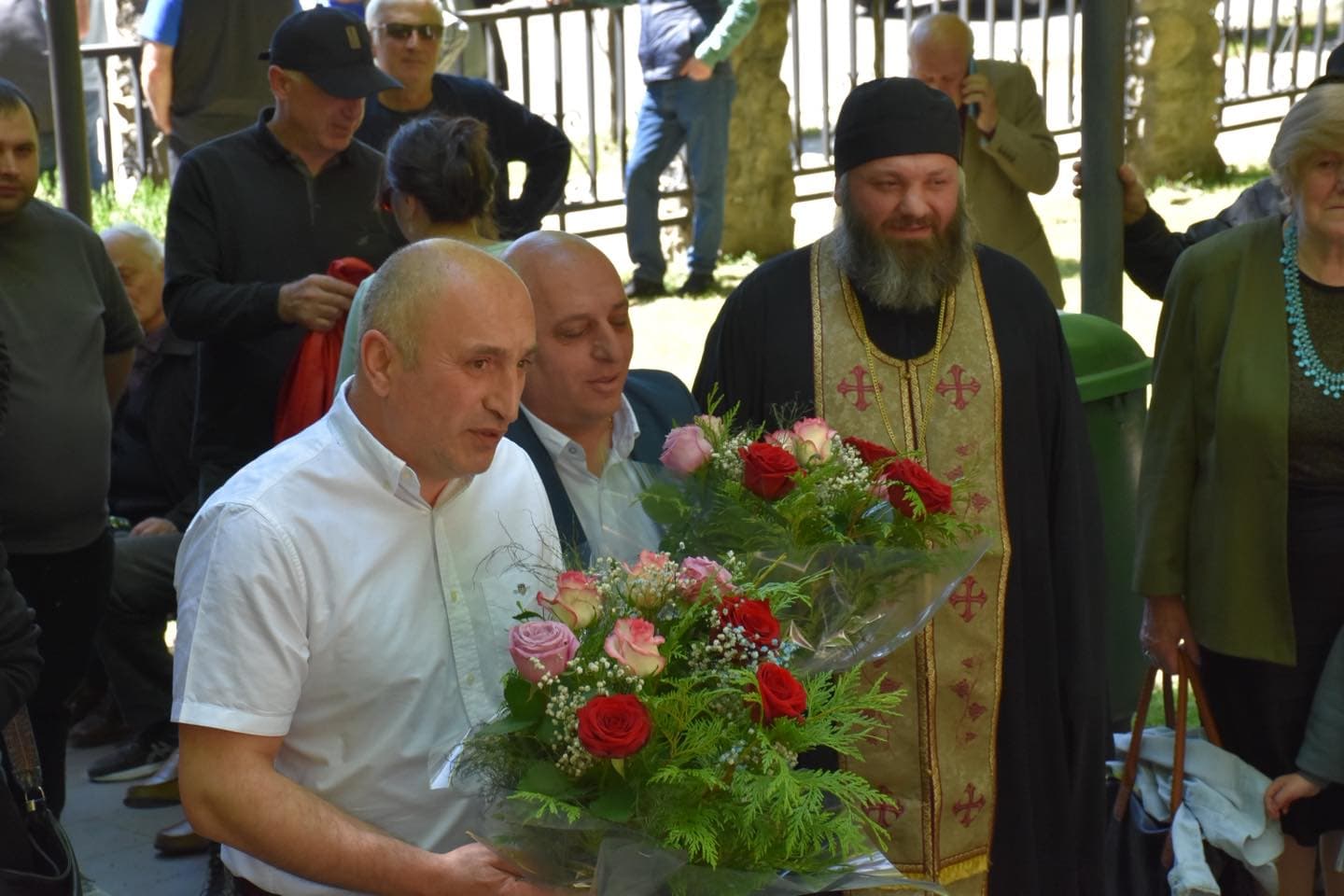 Frontnews image description