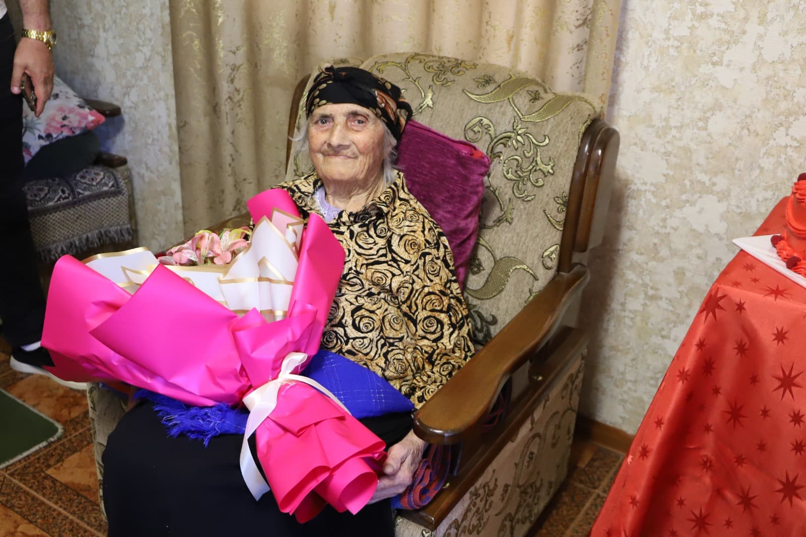 Frontnews image description