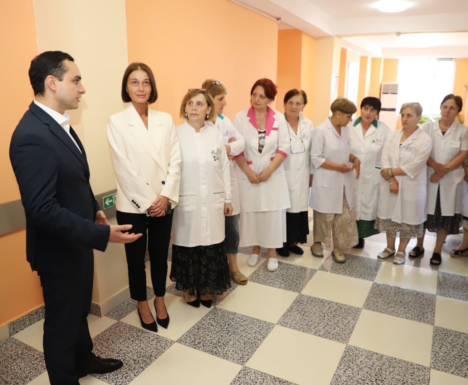 The Chairman thanked the clinic’s staff for their continued work with displaced populations and stressed that the government’s focus remained on supporting those who have fled Abkhazia due to conflict.