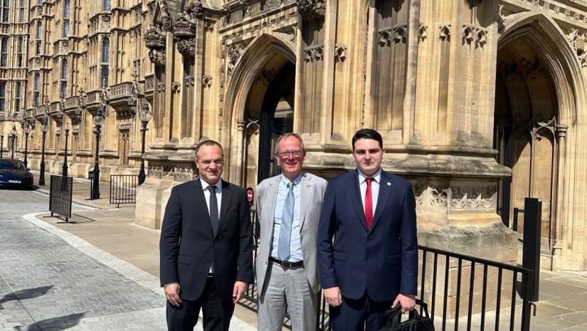 Frontnews image description