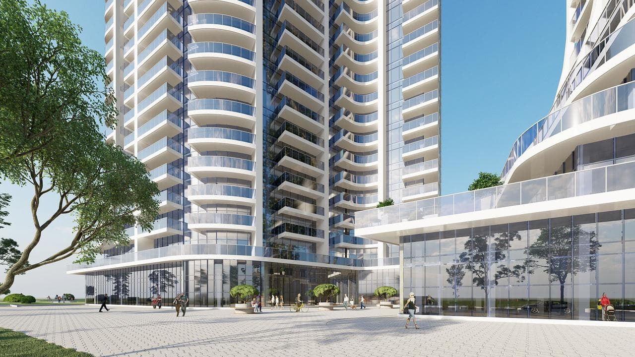 <p style="text-align: justify"><span style="color: rgb(0, 0, 0)">დღესდღეობით, თბილისი თავდაჯერებულად ინარჩუნებს პოსტსაბჭოთა სივრცეში საცხოვრებელი უძრავი ქონების ინვესტიციებისთვის ერთ-ერთი ყველაზე მიმზიდველი ქალაქის სტატუსს. მზარდი მოთხოვნა, აქტიური მშენებლობა, უცხოელი მყიდველებისთვის გამარტივებული შეძენის პირობები და სტაბილური მომგებიანობა საქართველოს დედაქალაქის ბაზარს განსაკუთრებით საინტერესოს ხდის როგორც გამოცდილი ინვესტორებისთვის, ასევე მათთვის, ვინც მხოლოდ ახლა ეცნობა ამ სეგმენტში არსებულ შესაძლებლობებს.</span></p><p style="text-align: justify"><span style="color: rgb(0, 0, 0)">გლობალური ეკონომიკური არასტაბილურობისა და ტრადიციული ფინანსური ინსტრუმენტების მომგებიანობის შემცირების ფონზე, თბილისში უძრავ ქონებაში ინვესტირება კაპიტალის შენარჩუნებისა და გაზრდის ერთ-ერთ საიმედო გზად იქცა. აქ ახალი შენობები იზრდება არა მხოლოდ სიმაღლეში, არამედ ფასშიც - რაც მათ მფლობელებს ქონების ღირებულების ზრდას და სტაბილურ საიჯარო შემოსავალს სთავაზობს.</span></p><p style="text-align: justify"><span style="color: rgb(0, 0, 0)"><strong>რატომ არის თბილისი რეგიონში ინვესტირებისთვის ერთ-ერთი ყველაზე პერსპექტიული ქალაქი?</strong></span></p><p style="text-align: justify"><span style="color: rgb(0, 0, 0)">თბილისი სამართლიანად ითვლება ამიერკავკასიის რეგიონში უძრავი ქონების ინვესტირებისთვის ერთ-ერთ ყველაზე პერსპექტიულ ქალაქად. საქართველოს დედაქალაქი ერთდროულად რამდენიმე ძირითად ფაქტორს აერთიანებს, რომლებიც კაპიტალის ინვესტირებისთვის ხელსაყრელ გარემოს ქმნის: ღია ეკონომიკა, ურბანული ინფრასტრუქტურის აქტიური განვითარება და უცხოელების მხრიდან მზარდი ინტერესი. ურბანიზაციის მაღალი დონე და რეგიონებიდან შიდა მიგრაცია ხელს უწყობს საცხოვრებელზე მოთხოვნას, განსაკუთრებით თანამედროვე ინფრასტრუქტურის მქონე ახალ საცხოვრებელ კომპლექსებში. ეს ბაზარს არა მხოლოდ აქტიურს, არამედ სტაბილურსაც ხდის - გარე არასტაბილურობის პერიოდებშიც კი.</span></p><p style="text-align: justify"><span style="color: rgb(0, 0, 0)">დამატებითი მამოძრავებელი ფაქტორია უძრავი ქონების სექტორის ლიბერალური კანონმდებლობა. საქართველოში ბინის შეძენა ხელმისაწვდომი და იურიდიულად გამჭვირვალეა უცხოელი მოქალაქეებისთვის: არ არსებობს საკუთრების შეზღუდვები, არ არსებობს მკაცრი ვალუტის ბარიერები და ტრანზაქციების რეგისტრაციას მხოლოდ ერთი სამუშაო დღე სჭირდება. ეს იზიდავს ინვესტორებს ისრაელიდან, ევროკავშირის ქვეყნებიდან და ახლო აღმოსავლეთიდან, რომლებიც სულ უფრო მეტად განიხილავენ თბილისს, როგორც საინვესტიციო პლატფორმას, მათი ეროვნული ბაზრების ალტერნატივას.</span></p><p style="text-align: justify"><span style="color: rgb(0, 0, 0)">თბილისის საინვესტიციო მიმზიდველობა ასევე აიხსნება დაბალი ზღურბლით. დედაქალაქში კვადრატულ მეტრზე საშუალო ფასი მნიშვნელოვნად დაბალია, ვიდრე ევროპულ მეგაპოლისებში, ხოლო გაქირავებიდან შემოსავლის დონე ხშირად უფრო მაღალია. ეს განსაკუთრებით შესამჩნევია ქალაქის ტურისტულ და ბიზნეს ზონებში, სადაც </span><a target="_blank" rel="noreferrer noopener" class="text-brand-500 underline" href="https://korter.ge/qiravdeba-binebi-dgiurad-tbilisshi"><span style="color: rgb(17, 85, 204)">მოკლევადიანი გაქირავება</span></a><span style="color: rgb(0, 0, 0)"> მფლობელებს მაღალი ყოველთვიური შემოსავლით უზრუნველყოფს დასაწყისში შედარებით ზომიერი ინვესტიციებით.</span></p><p style="text-align: justify"><span style="color: rgb(0, 0, 0)">ურბანული განვითარება ასევე მნიშვნელოვან როლს ასრულებს. ბოლო 5-7 წლის განმავლობაში, თბილისმა მრავალი მასშტაბური საცხოვრებელი და ინფრასტრუქტურული პროექტი განახორციელა, მათ შორის ახალი საცხოვრებელი უბნები, ბიზნეს ცენტრები, სატრანსპორტო კვანძები და საზოგადოებრივი სივრცეები. ეს ცვლილებები არა მხოლოდ აუმჯობესებს ცხოვრების ხარისხს, არამედ ზრდის ასეთ რაიონებში განლაგებული უძრავი ქონების ლიკვიდურობას.</span></p><p style="text-align: justify"><span style="color: rgb(0, 0, 0)"><strong>ახალი შენობები, როგორც მაღალი მოგების გასაღები: რას გვთავაზობენ თანამედროვე საცხოვრებელი კომპლექსები</strong></span></p><p style="text-align: justify"><span style="color: rgb(0, 0, 0)">თბილისში </span><a target="_blank" rel="noreferrer noopener" class="text-brand-500 underline" href="https://korter.ge/mshenebare-binebi-tbilisi"><span style="color: rgb(17, 85, 204)">თანამედროვე საცხოვრებელი კომპლექსები</span></a><span style="color: rgb(0, 0, 0)"> სულ უფრო პოპულარული ხდება ინვესტორებში მშენებლობის მაღალი ხარისხის, საძირკვლის მოწყობის ეტაპზე მიმზიდველი ფასების და სტაბილური გაქირავების მოთხოვნის გამო. ახალი შენობები არა მხოლოდ აკმაყოფილებს საერთაშორისო სტანდარტებს, არამედ მყიდველებს მზა ინფრასტრუქტურას სთავაზობენ, რაც მათ განსაკუთრებით მომგებიანს ხდის შემდგომი მონეტიზაციის თვალსაზრისით.</span></p><p style="text-align: justify"><span style="color: rgb(0, 0, 0)">— <strong>თანამედროვე განლაგება და ენერგოეფექტურობა.</strong> დეველოპერები გვთავაზობენ ბინებს კარგად გააზრებული არქიტექტურით, ფართო აივნებით და ენერგოეფექტური გათბობისა და კონდიცირების სისტემებით. ეს ამცირებს საცხოვრებლის მოვლა-პატრონობის ხარჯებს და მას უფრო მიმზიდველს ხდის მოიჯარეებისთვის.</span></p><p style="text-align: justify"><span style="color: rgb(0, 0, 0)">— <strong>განვითარებული შიდა ინფრასტრუქტურა.</strong> ბევრ საცხოვრებელ კომპლექსს აქვს სუპერმარკეტები, ფიტნესცენტრები, საბავშვო ბაღები და დაცული შიდა ეზოები. ეს ზრდის ქონების ღირებულებას და ხელს უწყობს სწრაფ გაქირავებას.</span></p><p style="text-align: justify"><span style="color: rgb(0, 0, 0)">— <strong>შესყიდვის მოქნილი პირობები მშენებლობის ფაზაში.</strong> ბევრი დეველოპერი უპროცენტო განვადებით ან ინდივიდუალური გადახდის პირობებით სარგებლობას სთავაზობს მყიდველს. ეს ინვესტორს საშუალებას აძლევს, პროექტში ჩაერთოს ბიუჯეტზე მინიმალური დატვირთვის გარეშე.</span></p><p style="text-align: justify"><span style="color: rgb(0, 0, 0)">— <strong>მაღალი ლიკვიდურობა და ფასების ზრდა მშენებლობის პროგრესთან ერთად.</strong> ახალ კორპუსებში ბინების ფასი 20-30%-ით იზრდება საძირკვლის მოწყობის მომენტიდან შენობის ექსპლუატაციაში ჩაბარებამდე. ეს ქმნის სარგებლის მიღების შესაძლებლობას ექსპლუატაციაში გაშვებამდეც კი.</span></p><p style="text-align: justify"><span style="color: rgb(0, 0, 0)">—<strong> პოპულარობა მოიჯარეებს შორის</strong>. მოიჯარეები სულ უფრო ხშირად ირჩევენ ახალ შენობებს საცხოვრებლის უკეთესი მდგომარეობისა და თანამედროვე საცხოვრებელი პირობების გამო. ეს უზრუნველყოფს მოიჯარეების სტაბილურ ნაკადს და მაღალი დატვირთვის მაჩვენებელს.</span></p><p style="text-align: justify"><span style="color: rgb(0, 0, 0)">თბილისში ახალი შენობები არ არის მხოლოდ უძრავი ქონება, არამედ მზა საინვესტიციო პროდუქტი მაღალი მომგებიანობით, მზარდი კაპიტალიზაციით და მინიმალური რისკებით. </span><a target="_blank" rel="noreferrer noopener" class="text-brand-500 underline" href="https://korter.ge/"><span style="color: rgb(17, 85, 204)">Korter.ge</span></a><span style="color: rgb(0, 0, 0)"> ვებგვერდის გამოყენებით, ინვესტორს შეუძლია მარტივად შეადაროს შეთავაზებები, თვალყური ადევნოს ფასების დინამიკას და აირჩიოს საუკეთესო საინვესტიციო ქონება.</span></p><p style="text-align: justify"><span style="color: rgb(0, 0, 0)"><strong>რას ეძებენ დამქირავებლები: რომელი ბინები ქირავდება ყველაზე სწრაფად</strong></span></p><p style="text-align: justify"><span style="color: rgb(0, 0, 0)">პირველ რიგში, დამქირავებლები ყურადღებას აქცევენ მდებარეობას. მეტროსადგურებთან, საზოგადოებრივი ტრანსპორტის გაჩერებებთან, ბიზნესცენტრებთან და უნივერსიტეტებთან ახლოს მდებარე ბინებზე მოთხოვნა სტაბილურია. განსაკუთრებით პოპულარულია საბურთალოს, ვაკის და ცენტრალური უბნები, რადგან ისინი მოხერხებულად არიან განლაგებული როგორც ოფისებთან, ასევე ტურისტულ ზონებთან.</span></p><p style="text-align: justify"><span style="color: rgb(0, 0, 0)">მეორე ყველაზე მნიშვნელოვანი ფაქტორი ბინის მდგომარეობაა. თანამედროვე რემონტი, ახალი ტექნიკა, კარგი ავეჯი - ეს ყველაფერი გავლენას ახდენს გაქირავების სიჩქარეზე. კომპეტენტური ზონირებისა და მაღალი ხარისხის ინტერიერის მქონე იაფი უძრავი ქონებაც კი უფრო სწრაფად იყიდება, ვიდრე ფართო, მაგრამ მოძველებული ბინები რემონტის გარეშე.</span></p><p style="text-align: justify"><span style="color: rgb(0, 0, 0)">მცირე ზომის ბინები - სტუდიოს ტიპის და ერთოთახიანი ბინები - დიდი მოთხოვნით გამოირჩევა. ისინი ოპტიმალურია ფასისა და კომუნალური ხარჯების თვალსაზრისით, რაც მათ განსაკუთრებით მიმზიდველს ხდის სტუდენტებისთვის, ახალგაზრდა პროფესიონალებისთვის და მარტოხელა დამქირავებლებისთვის. ინვესტორისთვის ეს ნიშნავს სწრაფ გაქირავებას და დამქირავებლებს შორის მინიმალურ შეფერხებას.</span></p><p style="text-align: justify"><span style="color: rgb(0, 0, 0)">ასევე იზრდება ინტერესი საცხოვრებელი კომპლექსების მიმართ, რომლებსაც აქვთ საკუთარი ინფრასტრუქტურა. თუ შენობას აქვს დაცვა, ლიფტი, მიწისქვეშა პარკინგი, სათამაშო მოედანი ან სუპერმარკეტი, ეს ზრდის ქონების მიმზიდველობას. დამქირავებლები აფასებენ მოხერხებულობას და უსაფრთხოებას, განსაკუთრებით გრძელვადიანი გაქირავების სეგმენტში. და ბოლოს, მნიშვნელოვანია პირობების მოქნილობა. ბინები, სადაც მეპატრონეები მზად არიან შეინახონ - მაგალითად, დაუშვან შინაური ცხოველები ან შესთავაზონ 6-თვიანი იჯარის ხელშეკრულება - გაცილებით სწრაფად ქირავდება. კონკურენტულ გარემოში ასეთი ნიუანსები გადამწყვეტი ხდება.</span></p><p style="text-align: justify"><span style="color: rgb(0, 0, 0)"><strong>შესყიდვის პოპულარული ადგილები: სად არის დღეს ყველაზე მომგებიანი ადგილი საცხოვრებლის შესაძენად</strong></span></p><p style="text-align: justify"><span style="color: rgb(0, 0, 0)">თბილისის უძრავი ქონების ბაზარზე მომგებიანი ინვესტიციები კონცენტრირებულია რამდენიმე ძირითად სფეროში, რომელთაგან თითოეული გვთავაზობს მომგებიანობის, ლიკვიდურობისა და სტაბილური მოთხოვნის გარკვეულ კომბინაციას. მყიდველებსა და მოიჯარეებს შორის ყველაზე დიდი ინტერესი მუდმივად შეინიშნება საბურთალოს, ვაკის, ავლაბრის რაიონებში, ასევე აქტიურად განვითარებად დიდი დიღმისა და ისნის რაიონებში. ამ უბნებში ბინების გაყიდვა კვლავ ყველაზე აქტიურია, განსაკუთრებით ახალი შენობებისა და თანამედროვე საცხოვრებელი კომპლექსების სეგმენტში.</span></p><p><span style="color: rgb(0, 0, 0)"><strong>საბურთალო</strong> ქალაქის ერთ-ერთი ყველაზე დაბალანსებული რაიონია. აქ აქტიურად შენდება თანამედროვე საცხოვრებელი კომპლექსები მზა ინფრასტრუქტურით, მოსახერხებელი ტრანსპორტით ხელმისაწვდომობით და ქირაზე მაღალი მოთხოვნით. ტერიტორია მუდმივად საინტერესოა როგორც გრძელვადიანი მოიჯარეებისთვის, ასევე პასიურ შემოსავალზე ორიენტირებული ინვესტორებისთვის.</span></p><p style="text-align: justify"><span style="color: rgb(0, 0, 0)"><strong>ვაკე</strong> პრესტიჟული რაიონია მკვრივი ბიზნეს და პრემიუმ კლასის განვითარებით. უძრავი ქონების მაღალი ლიკვიდურობა და მუდმივად მაღალი მოთხოვნაა მოიჯარეების მხრიდან, მათ შორის უცხოელებისა და საერთაშორისო კომპანიების თანამშრომლების მხრიდან. ვაკე შესაფერისია იმ ინვესტორებისთვის, რომელთაც სურთ კაპიტალის შენარჩუნება სტაბილურ ბაზრის სეგმენტში.</span></p><p style="text-align: justify"><span style="color: rgb(0, 0, 0)"><strong>ავლაბარი</strong> არის ტერიტორია მაღალი ტურისტული პოტენციალით და დღიური ქირის მზარდი მოთხოვნით. ცენტრთან და ძველ ქალაქთან სიახლოვე მას განსაკუთრებით მიმზიდველს ხდის მოკლევადიანი გაქირავების ფორმატში ინვესტიციებისთვის. ახალი საცხოვრებელი კომპლექსები აქტიურად ანაცვლებენ ძველ საცხოვრებელ ფონდს, რაც ზრდის ტერიტორიის მიმზიდველობას.</span></p><p style="text-align: justify"><span style="color: rgb(0, 0, 0)"><strong>დიდი დიღომი</strong> არის აქტიური განვითარების ზონა, რომელიც ორიენტირებულია მასობრივ ბაზარზე. აქ შენდება დიდი საცხოვრებელი ფართები და მოთხოვნა სტაბილურად იზრდება შიდა მიგრაციისა და გაუმჯობესებული ინფრასტრუქტურის გამო. ტერიტორია მიმზიდველია ინვესტორებისთვის, რომლებიც ეძებენ ქონების ღირებულების გრძელვადიან ზრდას.</span></p><p style="text-align: justify"><span style="color: rgb(0, 0, 0)"><strong>ისანი </strong>არის უბანი კარგი სატრანსპორტო ხელმისაწვდომობით და განვითარებადი სოციალური ინფრასტრუქტურით. ის მოთხოვნადია ოჯახის მოიჯარეებსა და მყიდველებს შორის, რომლებიც დაინტერესებულნი არიან მშვიდი საცხოვრებელი გარემოთი და პერსპექტიული განვითარებით. ახალი პროექტები მას სულ უფრო მიმზიდველს ხდის ინვესტიციებისთვის.</span></p><p style="text-align: justify"><span style="color: rgb(0, 0, 0)"><strong>რისკები და ნაკლოვანებები: რას უნდა მიაქციოთ ყურადღება შეძენამდე</strong></span></p><p style="text-align: justify"><span style="color: rgb(0, 0, 0)"><strong>დეველოპერის რეპუტაცია. </strong>აუცილებლად შეამოწმეთ კომპანიის დასრულებული პროექტების ისტორია - ხშირად არის გაჭიანურებული მშენებლობის ან გაყინული პროექტების შემთხვევები. წინა პროექტების შესახებ ინფორმაციის ნაკლებობა გამაფრთხილებელი ნიშანი უნდა იყოს.</span></p><p style="text-align: justify"><span style="color: rgb(0, 0, 0)"><strong>ჩაბარების ვადების დაგვიანება.</strong> პროექტები ხშირად რამდენიმე თვით ან თუნდაც წლებით დაგვიანებით ბარდება. დარწმუნდით, რომ ხელშეკრულებაში ნათლად არის მითითებული დაგვიანებული ჩაბარების ჯარიმები.</span></p><p style="text-align: justify"><span style="color: rgb(0, 0, 0)"><strong>მშენებლობის ხარისხი.</strong> ახალ შენობებშიც კი არის პრობლემები ხმის იზოლაციასთან, ვენტილაციასთან და მოპირკეთებასთან დაკავშირებით. ყიდვამდე ღირს დეველოპერის უკვე დასრულებული პროექტების მონახულება და პირადად ხარისხის შეფასება.</span></p><p style="text-align: justify"><span style="color: rgb(0, 0, 0)"><strong>ინფრასტრუქტურა.</strong> საცხოვრებელი კომპლექსის ლამაზი პრეზენტაცია ყოველთვის არ ნიშნავს განვითარებულ ინფრასტრუქტურას. შეამოწმეთ, არის თუ არა ახლოს გზები, მაღაზიები, სკოლები, საზოგადოებრივი ტრანსპორტი.</span></p><p style="text-align: justify"><span style="color: rgb(0, 0, 0)"><strong>ხელშეკრულების ფორმა.</strong> ხშირად გამოიყენება წინასწარი ხელშეკრულება, რომელიც არ უზრუნველყოფს სრულ იურიდიულ დაცვას. მშენებლობის ეტაპზე სასურველია ადვოკატის ჩართვა პირობების შესამოწმებლად.</span></p><p style="text-align: justify"><span style="color: rgb(0, 0, 0)"><strong>ფინანსური პირობები</strong>. ზოგიერთ დეველოპერს შეიძლება ჰქონდეს ფარული გადახდები - ექსპლუატაციაში გაშვებისთვის, კომუნალური მომსახურების დასაკავშირებლად და ა.შ. მხარეთა ყველა ვალდებულება წინასწარ უნდა იყოს გაწერილი.</span></p><p style="text-align: justify"><span style="color: rgb(0, 0, 0)"><strong>ქონების ტექნიკური მახასიათებლები. </strong>ლიფტის არარსებობა, თხელი კედლები, უხარისხო ფანჯრები ან ცუდი გათბობა ამცირებს ბინის ლიკვიდურობას. შენობის ტექნიკური პასპორტი ხელს შეუწყობს უსიამოვნო სიურპრიზების თავიდან აცილებას.</span></p><p style="text-align: justify"><span style="color: rgb(0, 0, 0)"><strong><em>(R)</em></strong></span></p>