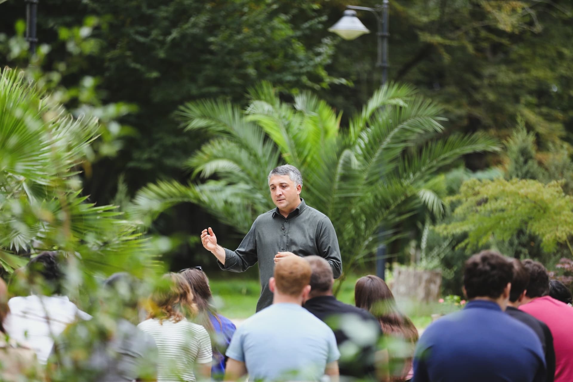 Frontnews image description