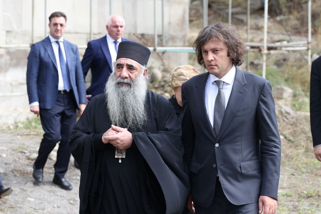 ირაკლი კობახიძემ აწყურის ღვთისმშობლის მიძინების ტაძრის აღდგენითი სამუშაოები დაათვალიერა