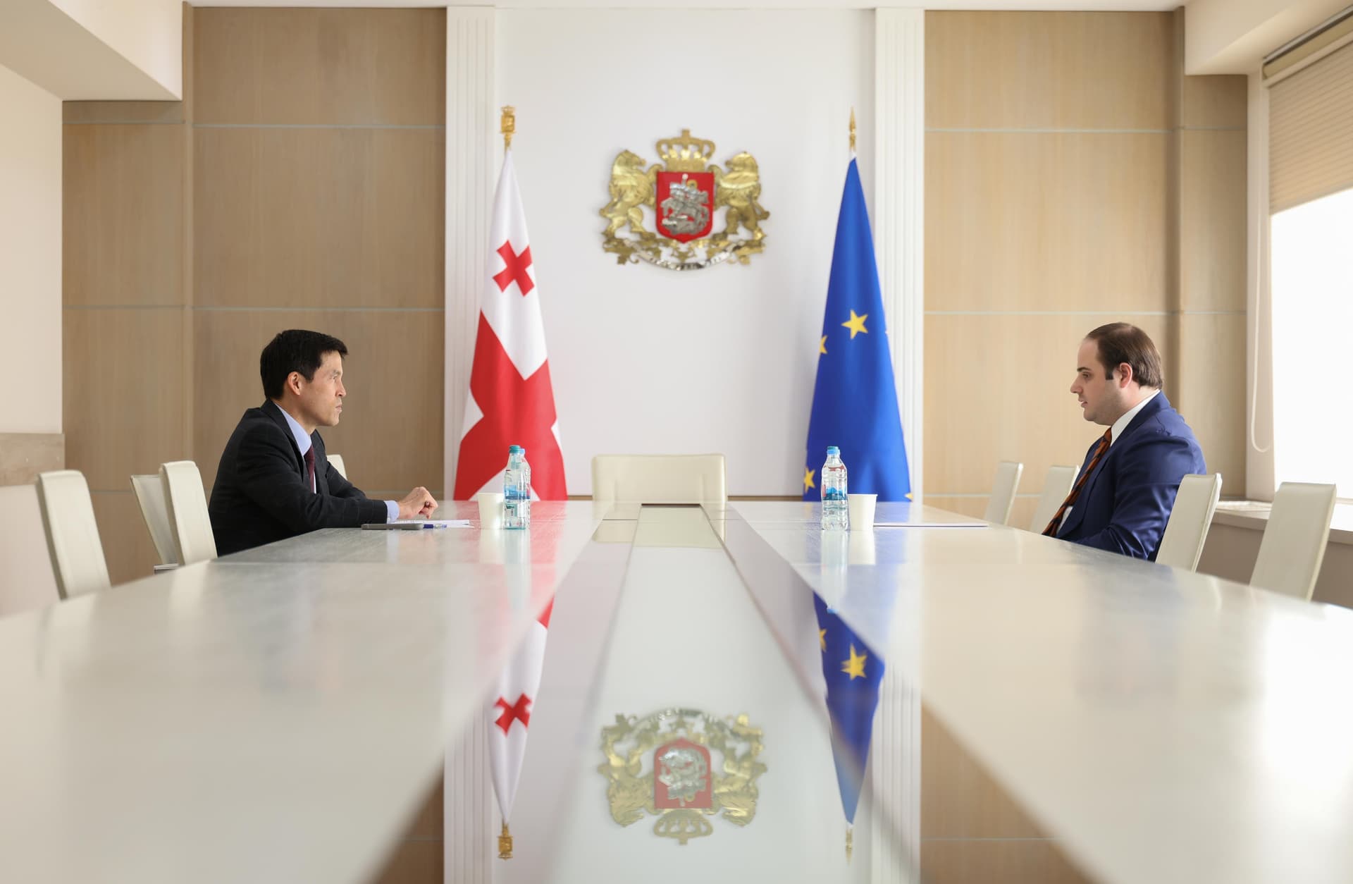 Frontnews image description