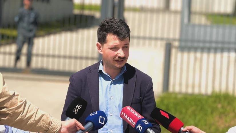 ლაშა ტყეშელაძე - სახალხო დამცველს რატომ არ აინტერესებს, რომ გლდანის ციხეში პატიმრები ყოველდღე დახმარებას ითხოვენ