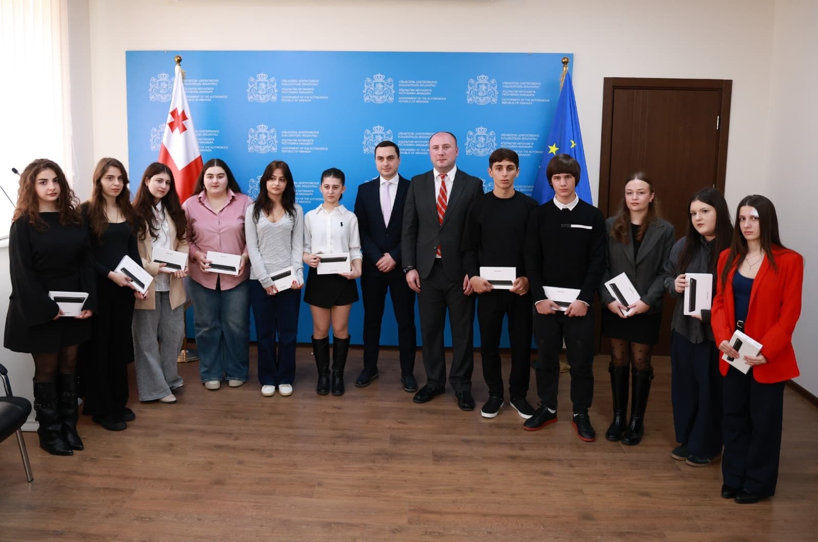 Jincharadze met with the students at the Abkhazia Government building together with the Minister of Education and Culture of Abkhazia, Giorgi Dzadzamia