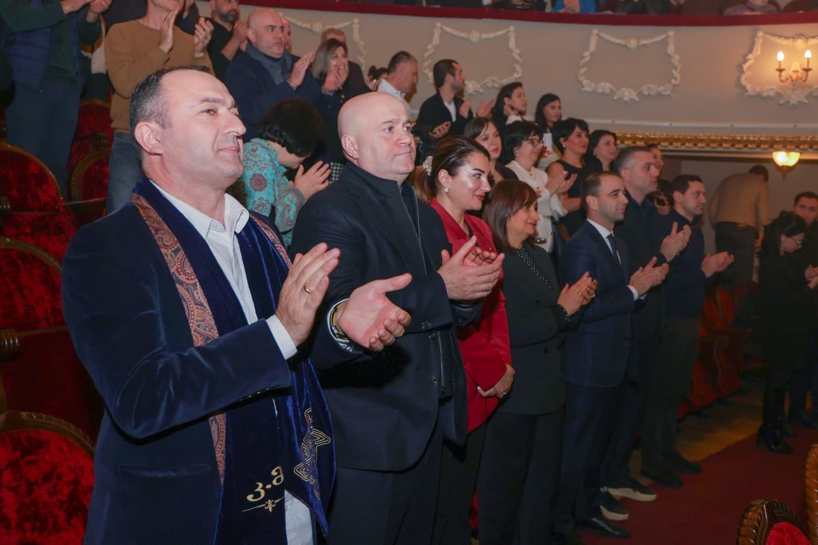 Frontnews image description