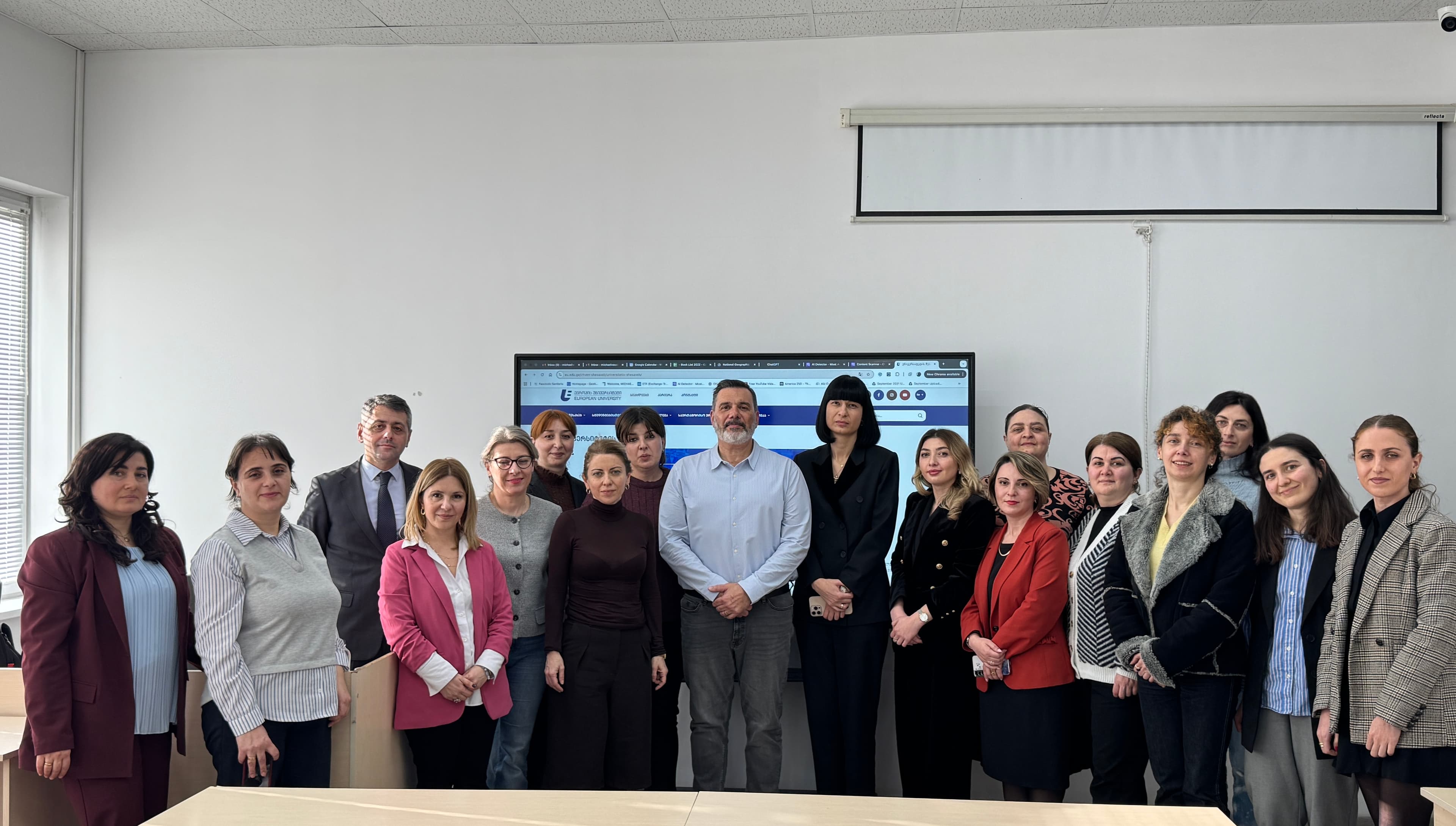 Frontnews image description