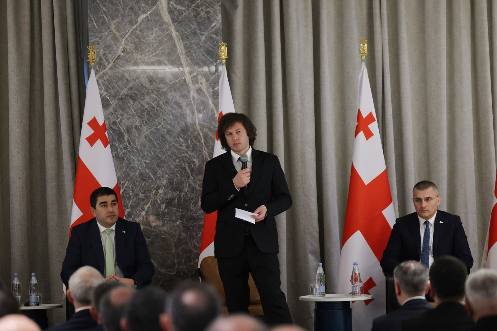 Frontnews image description