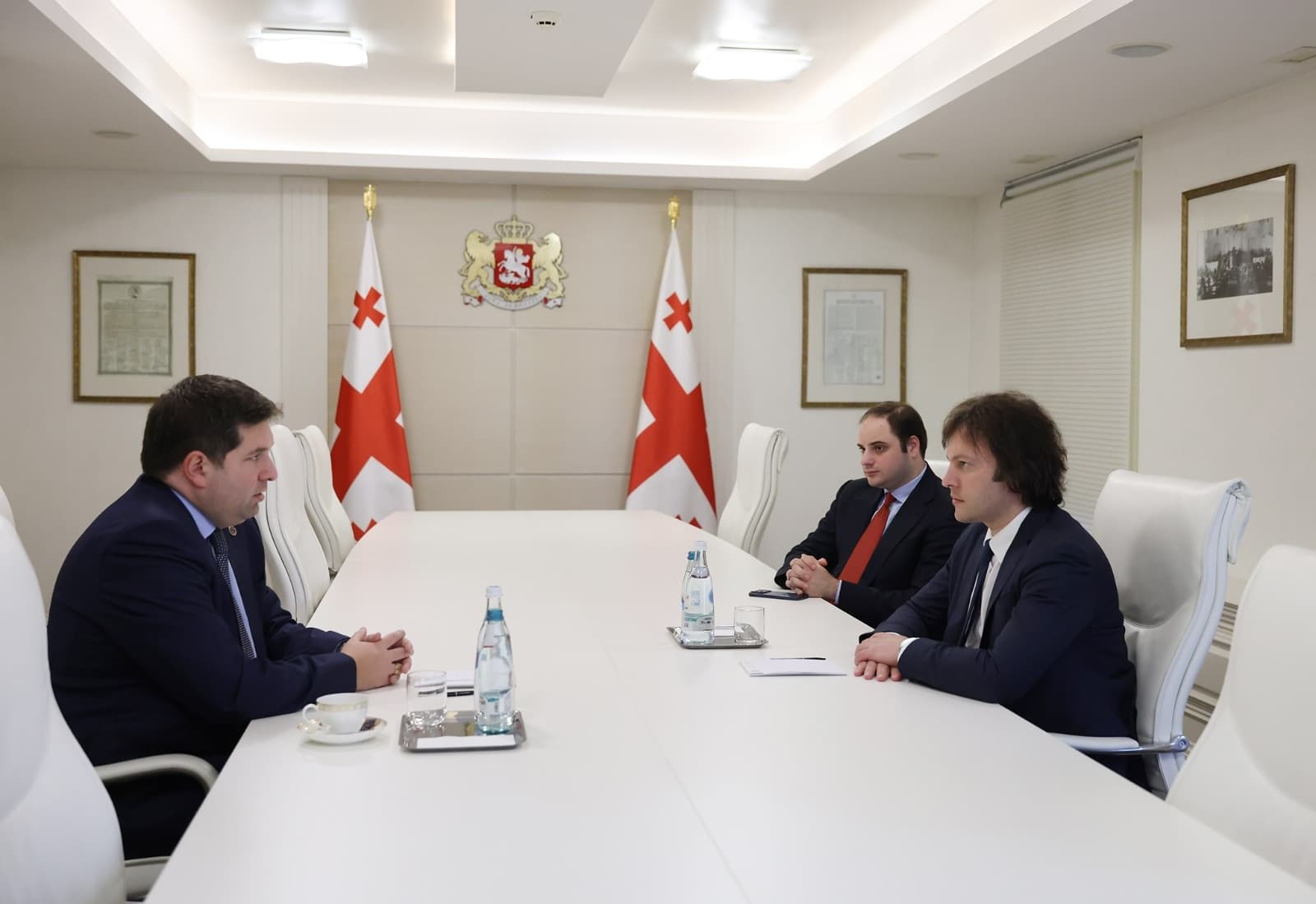 Frontnews image description