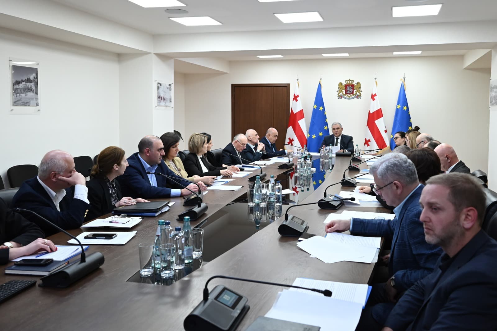 Frontnews image description