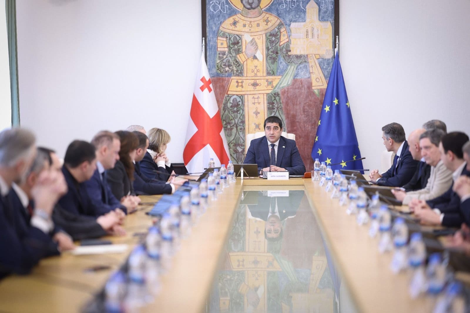 Frontnews image description