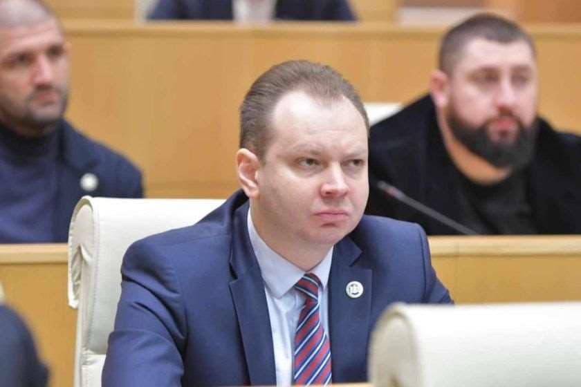 თორნიკე ჭეიშვილი - გეყოთ იმის სითამამე თქვათ, რომ თქვენი პროექტის მიხედვით, "მოლოტოვის კოქტეილის" მსროლელიც პოტენციურად დაქვემდებარებულია ამნისტიას