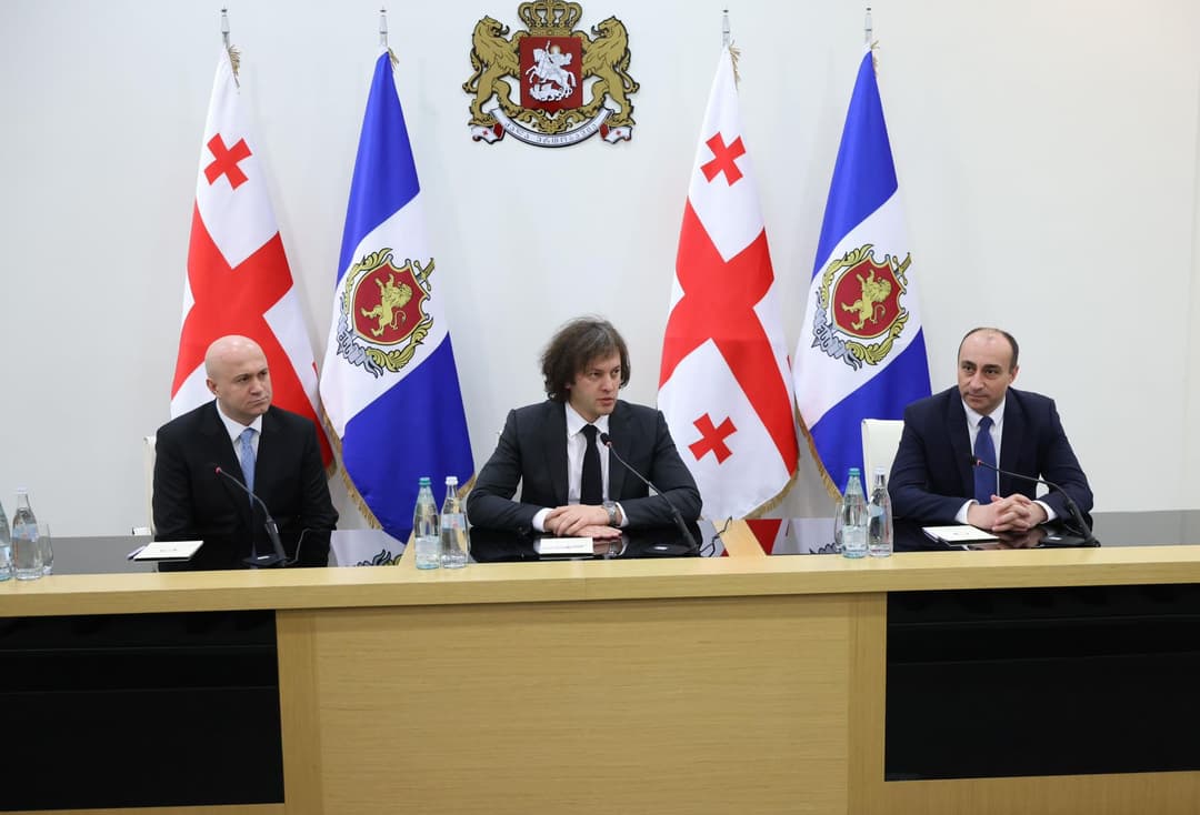 ირაკლი კობახიძემ სულხან თამაზაშვილი შსს-ს თანამშრომლებს წარუდგინა