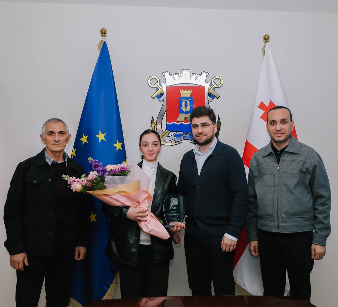 ფოთის მერმა ფოთელ სპორტსმენს გვანცა ქარჩავას ახალგაზრდული ოლიმპიური თამაშებისთვის ლიცენზიის მოპოვება მიულოცა