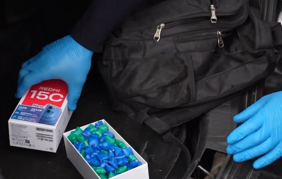 სამეგრელოს პოლიციამ 107 შეკვრად დაფასოებული ნარკოტიკი ამოიღო, დაკავებულია 2 პირი