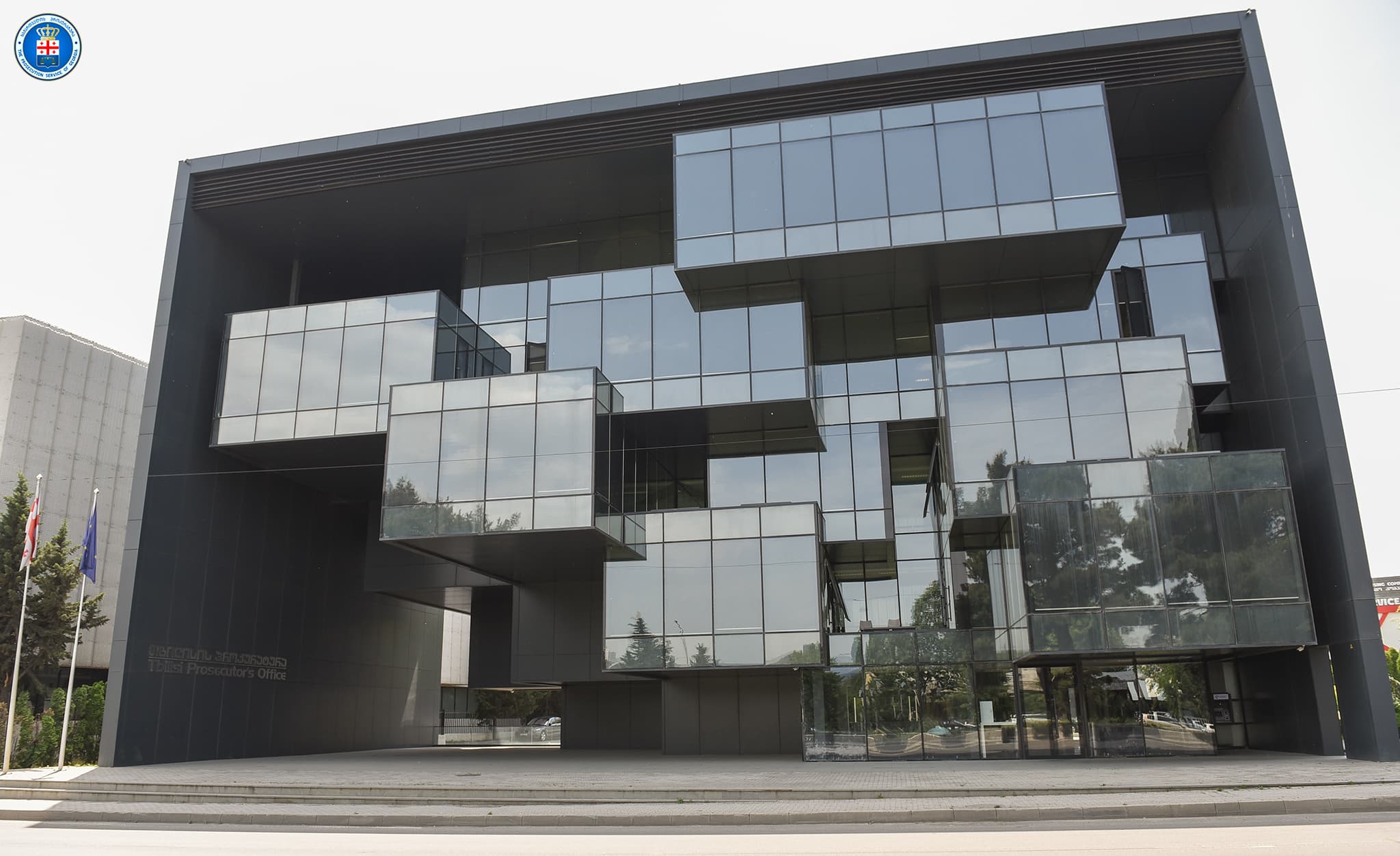 Frontnews image description