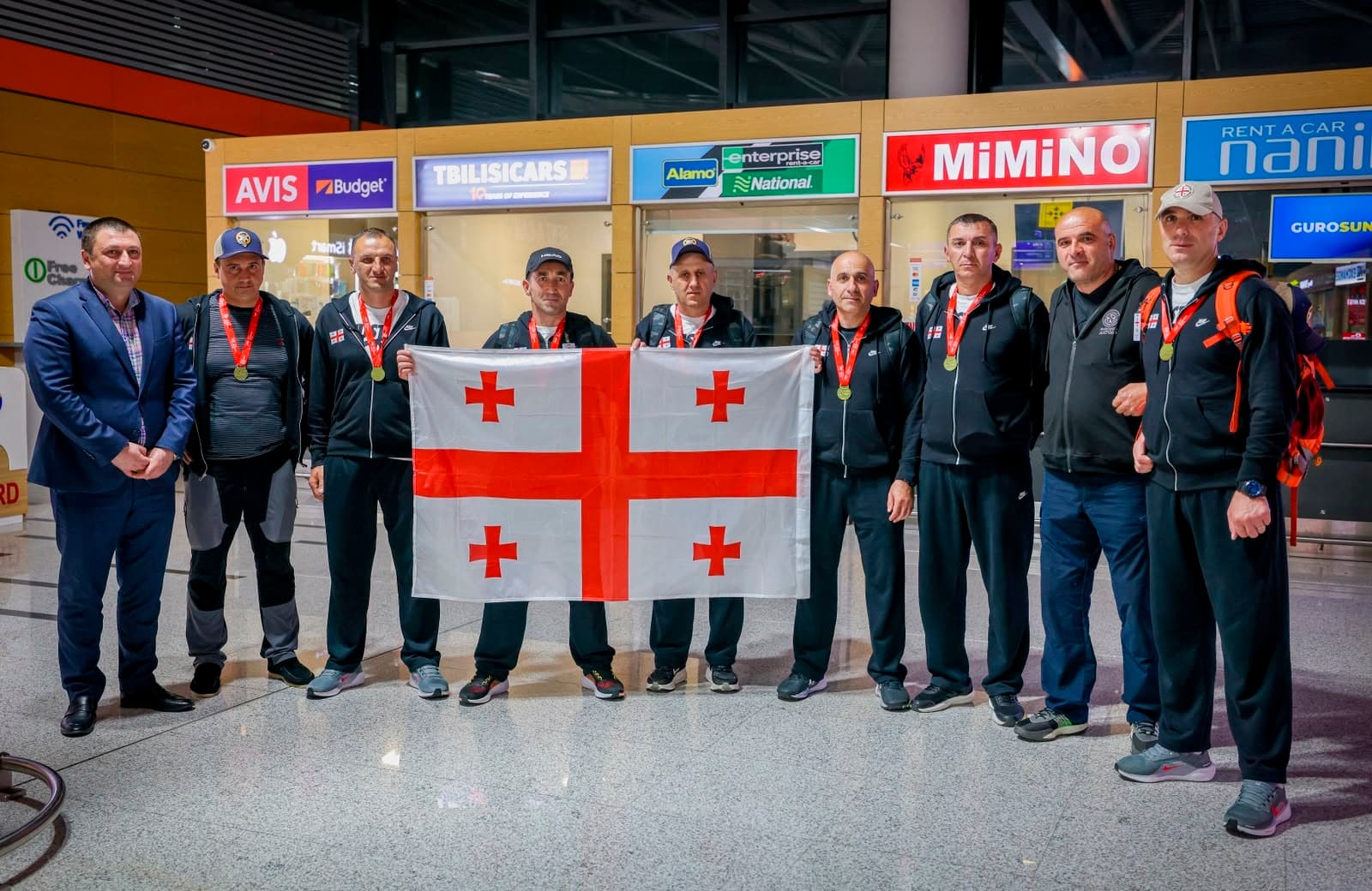 Georgian wounded veterans return from Scotland with gold medals