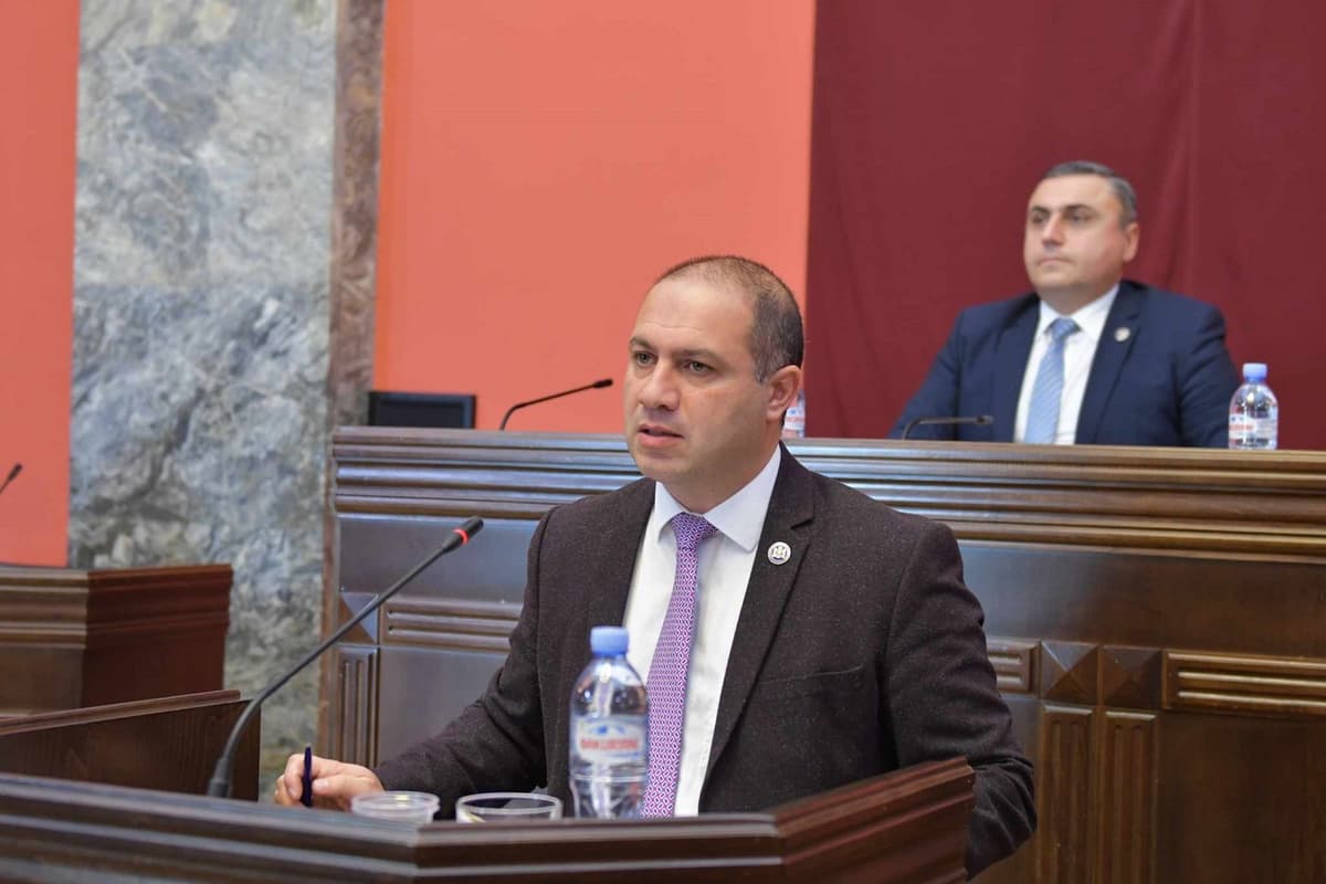 იურიდიულ საკითხთა კომიტეტმა “შეკრებებისა და მანიფესტაციების შესახებ“ კანონში ცვლილება პირველი მოსმენით განიხილა