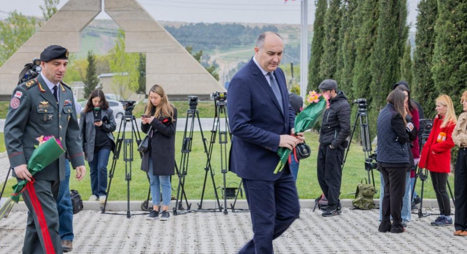 Frontnews image description