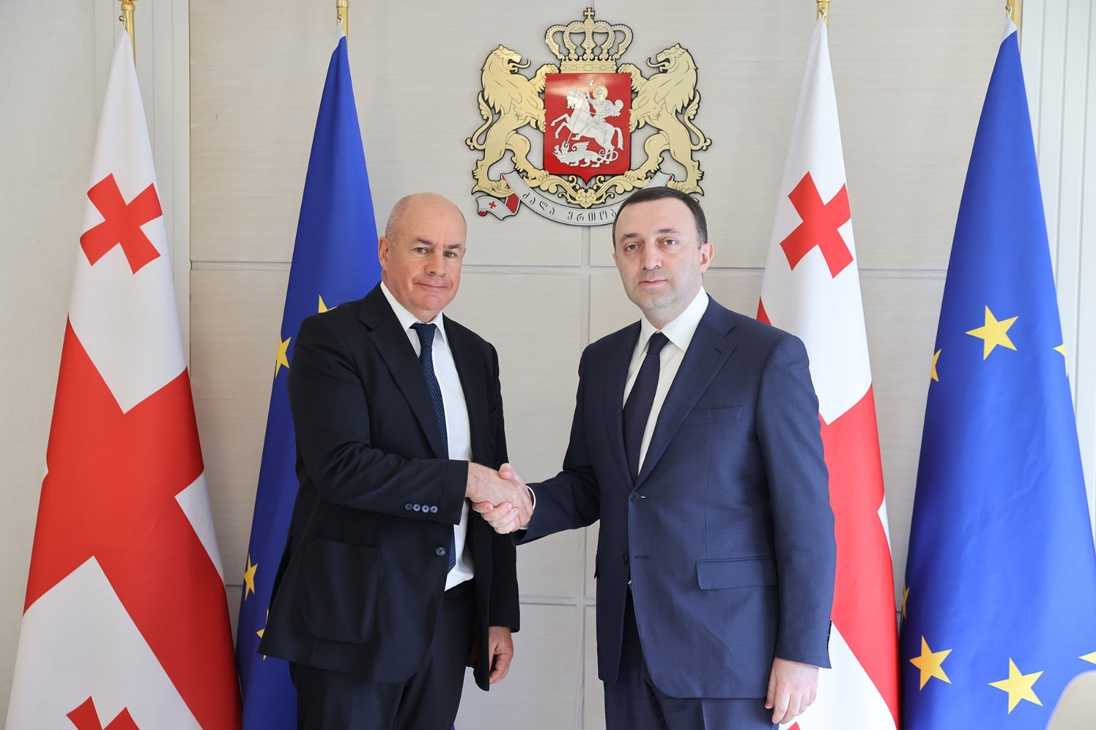 Frontnews image description