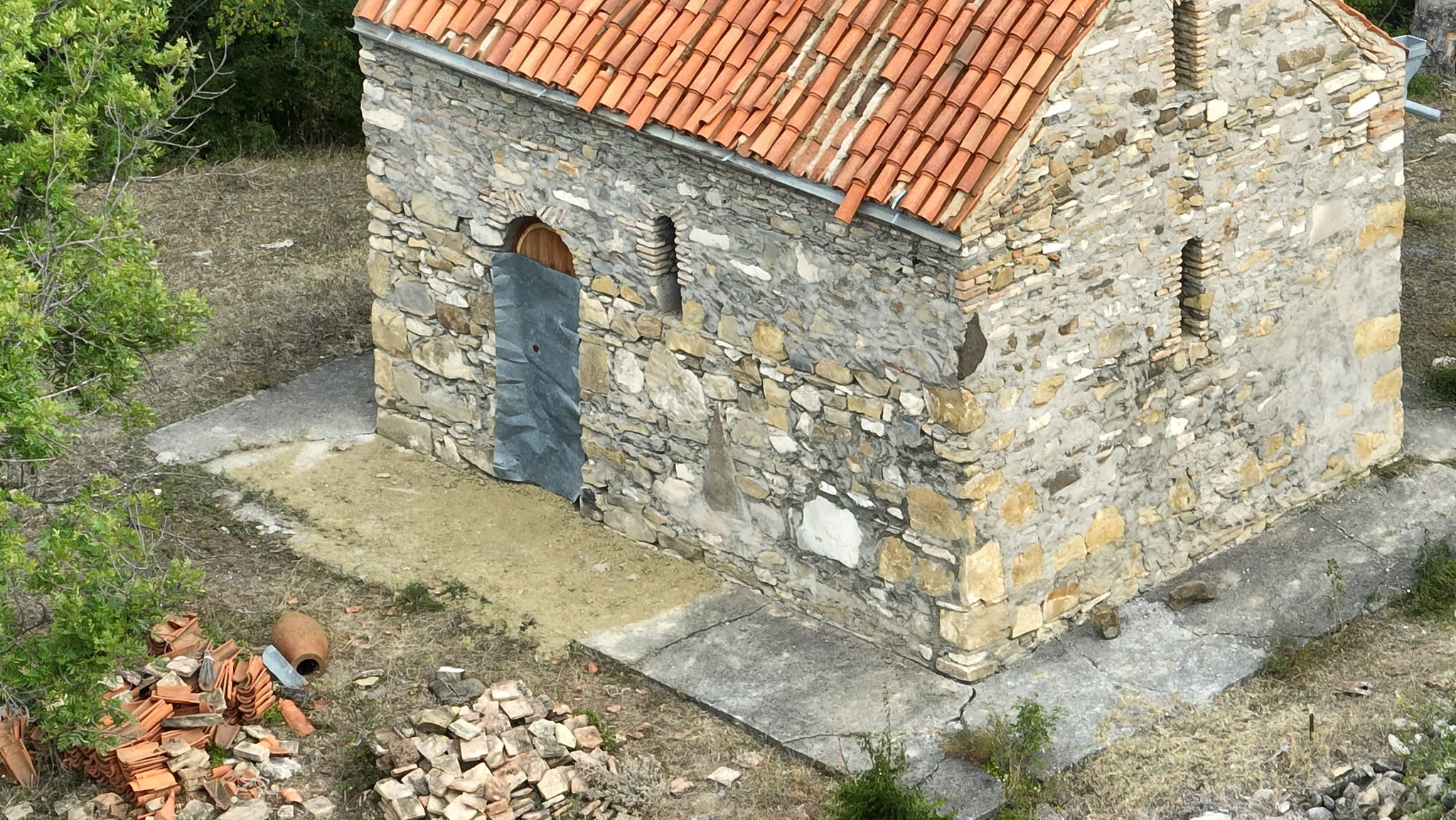 Occupation forces bloc church door in central Georgia