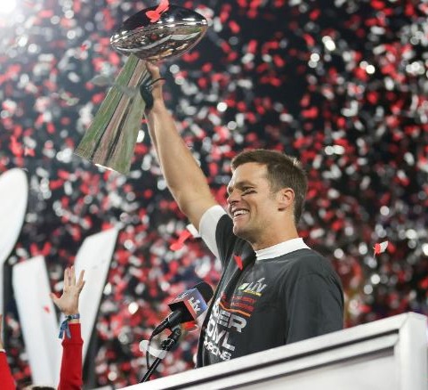 Tom Brady wins his 7th Super Bowl in his first year with the Buccaneers at age 43