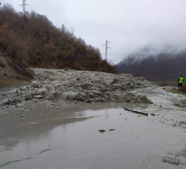 ცაგერის მუნიციპალიტეტში 10 ოჯახი გარესამყაროს მოწყვეტილია