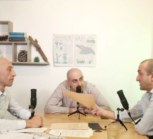 “გირჩის” სამმა დეპუტატმა შეთანხმების ახალ დოკუმენტს ხელი მოაწერა