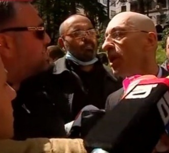 პარლამენტში მისულ ოპოზიციის წარმომადგენლებს სამოქალაქო აქტივისტები შეძახილებით დახვდნენ