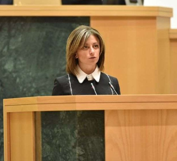 პარლამენტში დღეს ეკატერინე ტიკარაძეს მოუსმენენ