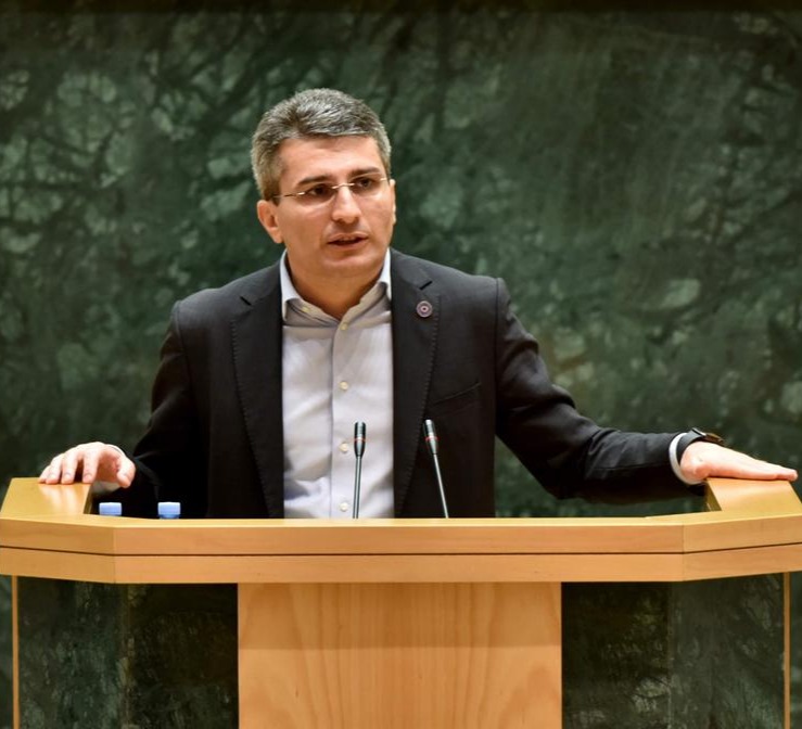 “ლეგიტიმური ეჭვი მაქვს, რომ არ გსურთ გადაიფურცლოს ეს ფურცელი”