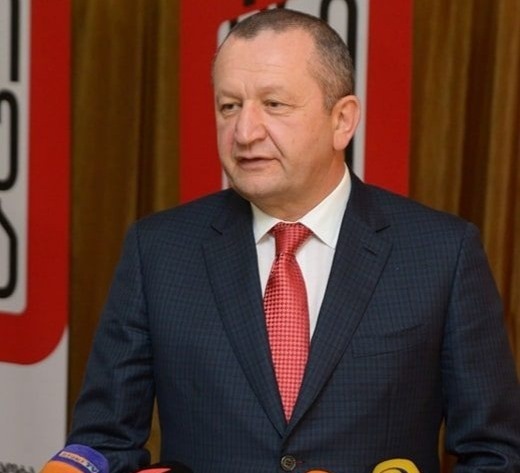 “ე.წ. ხელმომწერი საარლამენტო ოპოზიცია უსუსურად გამოიყურება “ქართული ოცნების“ ფონზე”