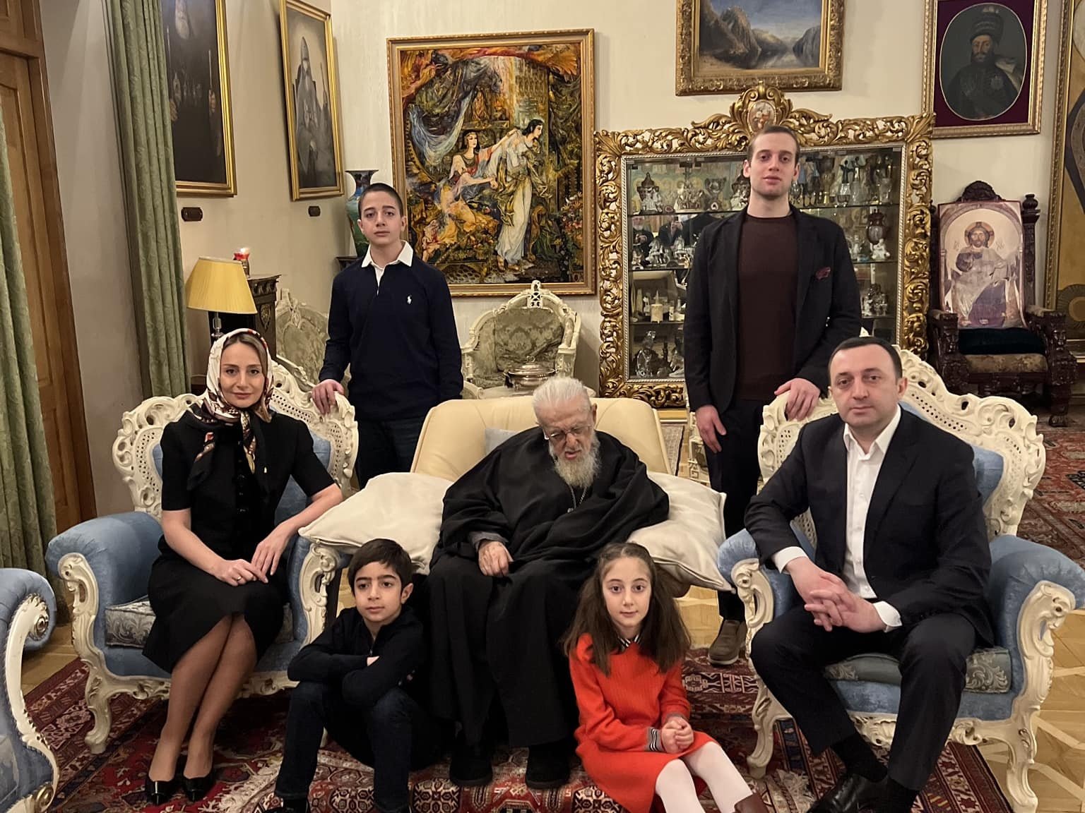 Frontnews image description